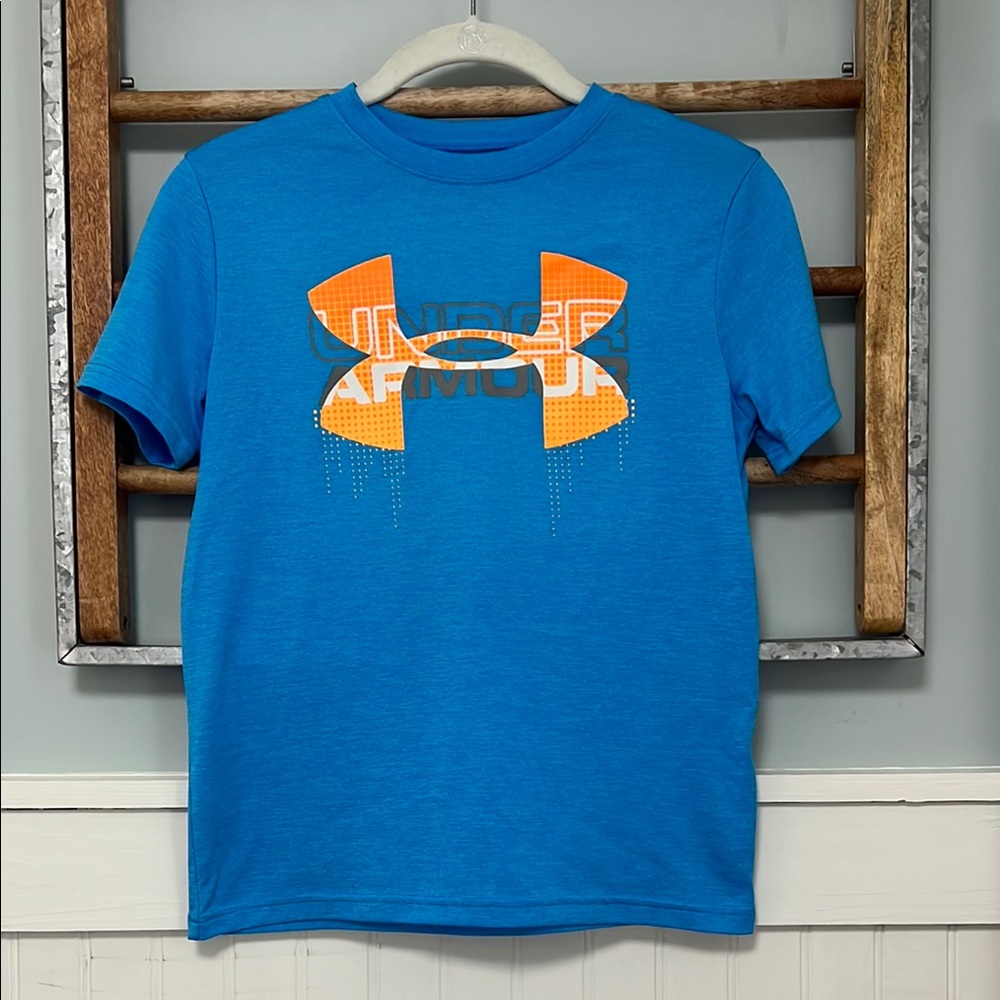 Boys under Armour performance T-shirt, size medium